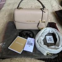 ราคา กระเป๋า Michael kors ava Xs saffiano leathers ของแท้100% use like new (5703003044)