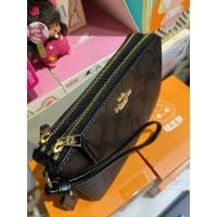 ราคา Coach Wristlet คล้องมือ 2 ซิปเล็กค่ะ (27208185065)