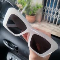 ราคา (ส่งต่อ) แว่นกันแดด แว่นแฟชั่น แว่นตา LOEWE (40309109107)