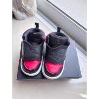 ราคา รองเท้าผ้าใบเด็ก Nike Jordan 1 retro OG - US6 (มือสอง) (40330275132)