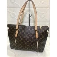ราคา กระเป๋าสะพายข้าง ทรงถือ Lv sale งานหนัง วางลยาตรงสวย ขนาดประมาณฐาน14สูง11.5ปาก16นิ้ว งานมือสองตามสภาพการใช้งานขอคนรับได้ (46958707399)