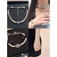 ราคา ของแท้ CHANEL 25s ใหม่สีเงินสะกดรอย Rhinestone CC เต็มเจาะสร้อยไข่มุกสร้อยข้อมือ (48759342667)
