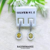 ราคา L6415 ต่างหูพลอยบุษราคัมแท้ ( Natural Yellow Sapphire ) แบบอิงลิชล็อค ตัวเรือนเงินแท้925 ชุบทองคำขา (48059105331)