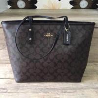 ราคา Coach zip tote 16 นิ้ว แท้100% (526760990)