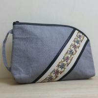 ราคา กระเป๋าถือผ้าปักลาย Handmade สินค้าญี่ปุ่นมือสอง (464774436)