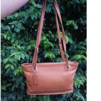 ราคา Coach Vintage Tote Bag แท้ รุ่นหายาก หนังแท้สีน้ำตาลคาราเมล ใส่ของจุ ใช้งานได้ทุกวัน (24596844794)