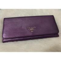 ราคา Prada Long Wallet มือสอง จากร้าน Book-off ญี่ปุ่น สภาพตามรูป ไม่มีอุปกรณ์ (4149620463)