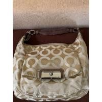 ราคา กระเป๋า Coach Kristin Hobo M1082-16811 (29565174343)