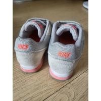 ราคา รองเท้าผ้าใบเด็ก nike แท้100% สีเทาส้ม มือสอง (28300280561)