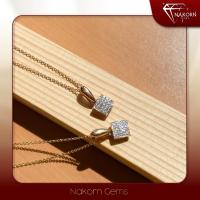 ราคา นคร เจมส์ จี้เพชรแท้ ทองคำแท้14K จี้เพชรดีไซน์สี่เหลี่ยมฝังเพชรแท้ประดับ ขายได้ จำนำได้ พร้อมใบรับประกัน (29352700932)