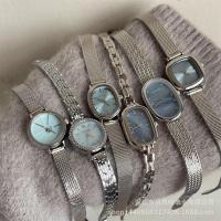 ราคา IEKE Blue Mother-of-Face Small Dial นาฬิกาผู้หญิงอารมณ์ Niche High-End ประณีตนาฬิกาควอตซ์ (56060768535)