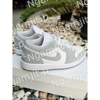 ราคา [มือสอง] Nike Air Jordan 1 Low White Wolf Grey (Size 8.5 US) (28172332761)