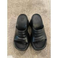 ราคา รองเท้าแตะพื้นสูงGivenchy มือสองของแท้ (50609070876)