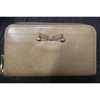 ราคา กระเป๋าสตางค์พราด้ามือสองแบรนด์แท้ Authentic Prada Vitello Shine Tan Leather zip around wallet (5147320491)