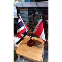 ราคา ธงไทย ธงแคนาดา ไทย แคนาดา แคนนาดา THAILAND CANADA ธงนานาชาติ ธงตั้งโต๊ะแบบไขว้ ขนาด 14×20cm เสาพลาสติก (23178101565)