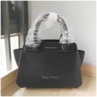 ราคา CHARLES & KEITH MINI TRAPEZE CITY BAG (59639868)