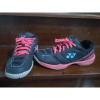 ราคา #รองเท้ามือ2 #รองเท้าแบดมินตัน#ของแท้ #ยี่ห้อ #YONEX #รองเท้าตามสภาพ: 80%#ไซส์39 ราคา 299.- (21929738385)