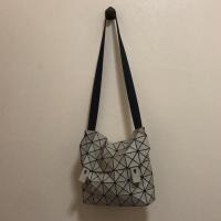ราคา Used Issey Miyake Rock crossbody (7407941464)