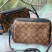ราคา Coach มินิหมอนไม่มีหู สีน้ำตาลลายC สก๊อตสีกรมเหลือง มือ 1 งานไฮเอน หนังแท้ มีกล่อง ขนาด 8 นิ้ว (3703776672)