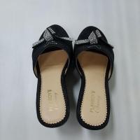 ราคา รองเท้าผู้หญิงยี่ห้อplayboyรับรองคุณภาพของแท้100% (8349669901)