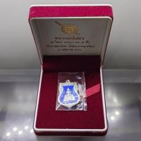 ราคา หลวงพ่อโสธร พิมพ์เสมา เนื้อเงิน ลงยาสีน้ำเงิน รุ่นโสธร 2560 ตำรวจ ๘ ริ้ว ปี2560 พร้อมกล่องเดิม (55153843898)