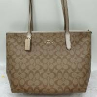 ราคา COACH ZIP TOP TOTE IN SIGNATURE CANVAS (6915657935)