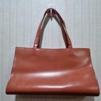 ราคา Chacha factory: กระเป๋าถือสีน้ำตาลอมส้ม จุของได้เยอะ (43067332694)
