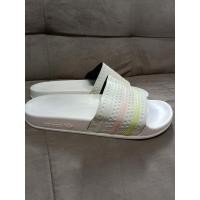 ราคา adidas Adilette Made in Italy รองเท้าแตะสวม สีขาว ขนาด 41 ยาว 26 ซม (58005936269)