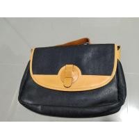 ราคา กระเป๋าถือ courreges paris มือสอง (23614594228)
