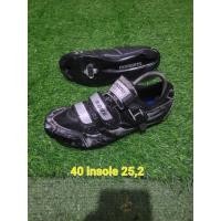 ราคา รองเท้าปั่นจักรยาน Shimano s40 multicleat (49402561700)