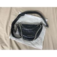 ราคา กระเป๋าคาดอก charles&keith มือ2 ✌ (23667436485)