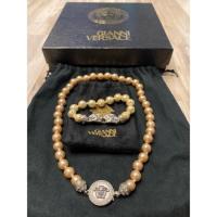 ราคา สร้อยไข่มุก set คอและข้อมือ แบรนด์ Versace พร้อมกล่อง,ถุงผ้า มือ2 ของแท้ % ซื้อจาก shop Versace (46508840253)