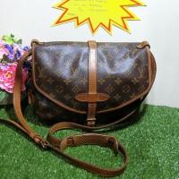 ราคา LV saumur size 30 (780761582)