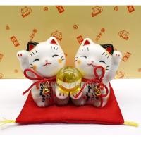 ราคา แมวกวักนำโชค ถือลูกแก้ว เซ็ทคู่ นำเข้าจากญี่ปุ่น ขนาดสูง 7 ซม. (2333735752)