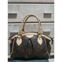 ราคา กระเป๋าหนังแท้ ลาย LV รุ่น Tivoli PM สวยๆ หัวซิปเฟดนิดหน่อยเท่านั้น ฐาน 11 นิ้ว ขาย 500 บาทค่ะ (24152492396)