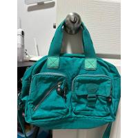 ราคา Kipling แท้งานสะพายข้าง สายปรับได้ ตำหนิไม่มีลิง และรอยหนังลอกตามรูป (41480188935)