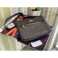 ราคา กระเป๋า Coach Gallery File Bag. เทๆ (7829193052)