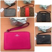 ราคา พร้อมส่ง coach คล้องมือ size s มีช่องใส่บัตร ของแท้ (1695361140)