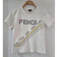 ราคา FENDIเสื้อยืดสีขาวแขนสั้นติดลายเพชรผ้านิ่มมากไซส์Mอก33-34ยาว21.5(งานมือสอง) (25908495449)