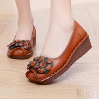 ราคา รองเท้าหนังวัว ส้นเตารีด พื้นนิ่ม ลายดอกไม้ สวมใส่สบาย สําหรับผู้หญิง (20394961772)