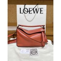 ราคา Used Like New LOEWE Puzzle Small Bag สี Coral ของแท้ สภาพสวยมาก (13710537383)