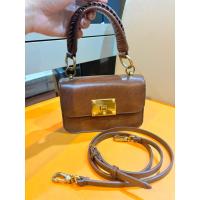 ราคา CHARLES & KEITH ที่ปิดแบบบิด มือสอง (28964275239)