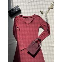 ราคา เดรสกระโปรงยาวมาก แขนยาว ผ้ายืดเข้ารูป สีแดงเลือดหมู (14782153226)