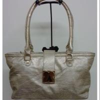 ราคา กระเป๋าถือ แบรนด์ LizClaiborne แท้ สีทอง (1255114231)