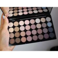 ราคา (ส่งฟรี) Ultra 32 Shade Eyeshadow Palette BEYOND FLAWLESS (2541277)