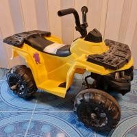 ราคา รถไฟฟ้าเด็ก ATV สีเหลือง ระบบไฟฟ้าใช้งานไม่ได้แล้ว ใช้ระบบขาไถ มือสอง (48457251924)