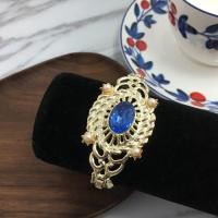ราคา เครื่องประดับอเมริกันนำเข้าเครื่องประดับโบราณเพชรสีน้ำเงินฝังมุกสร้อยข้อมือทองคำขาวสร้อยข้อมือของขว (47659728378)