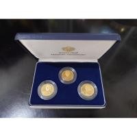 ราคา เหรียญที่ระลึก กาญจนาภิเษก ชุด 3 เหรียญ เนื้อทองแดงทำสีสามกษัตริย์ ร9 รัชกาลที่9 ปี2539 พร้อมกล่องหนัง (52157771416)