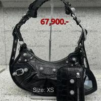 ราคา [พร้อมส่ง]: Balenciaga Le Cagole Bag Size XS ปั้มลายหมุดเพชร‼️ก่อนกดสั่งรบกวนทักมาเช็คสต๊อคก่อนนะคะ‼️ (44128252446)