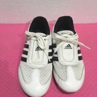 ราคา Adidas size40.5 ยาว25.5 ของแท้ (1059103295)